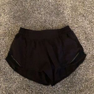 Never worn lululemon hotty hot 2.5